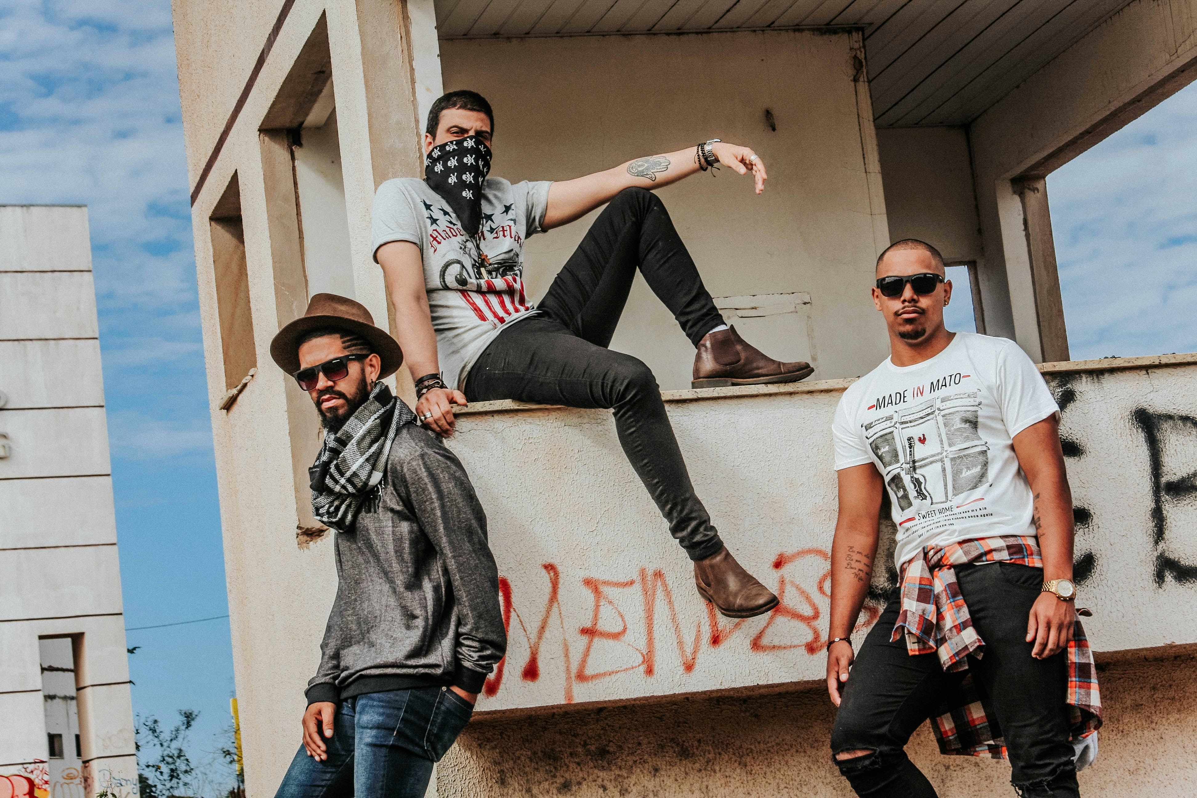 Три вторых группа. Группа их трое. Биография шод гурухи. Французская группа 80-х. Texas группа фото.