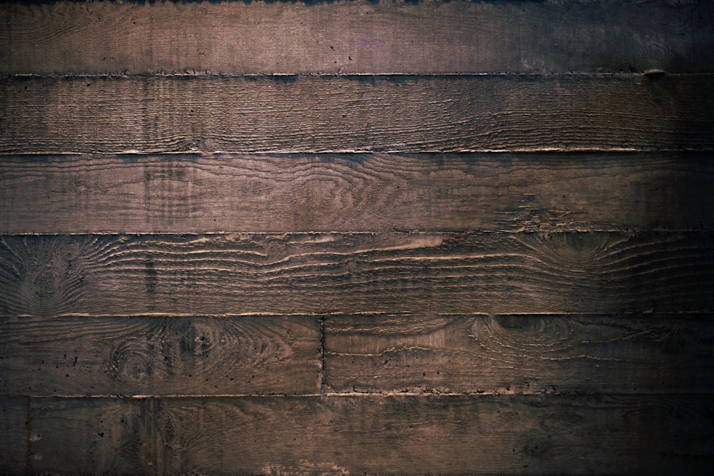 tavole di legno marroni