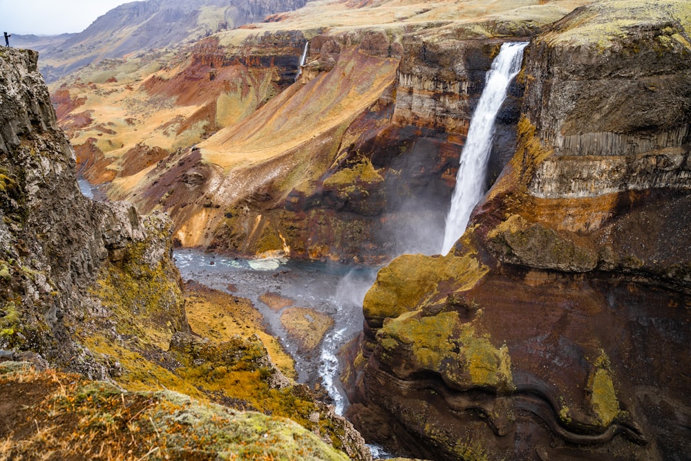 cascate durante il giorno