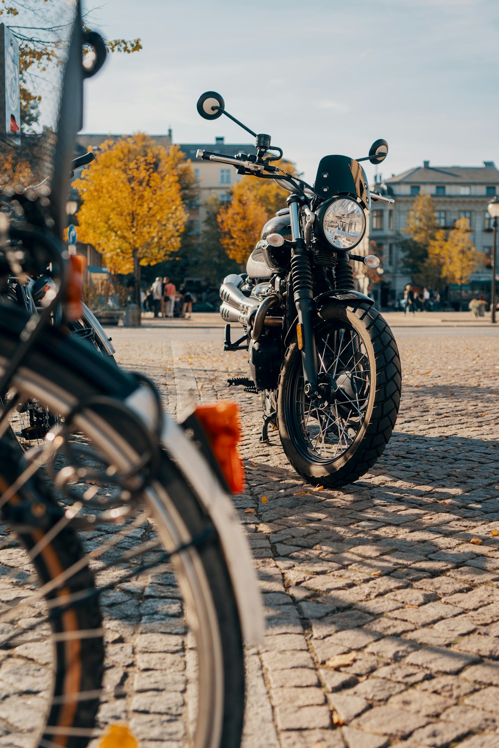 black standard motorcycle