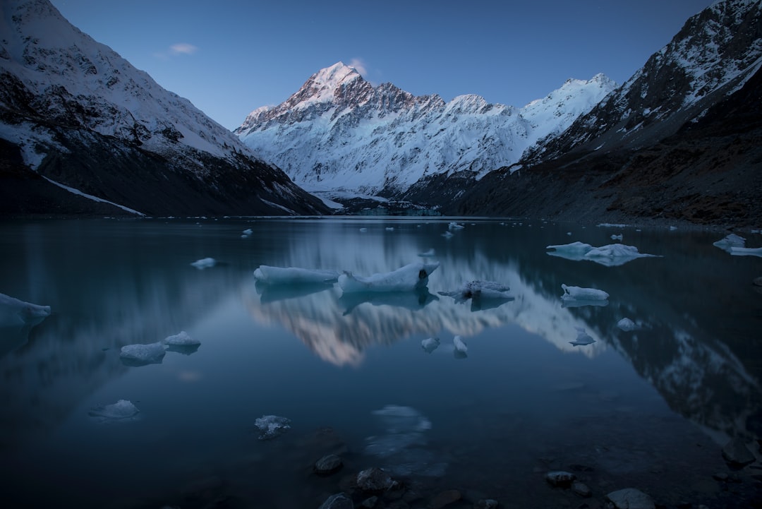 travelers stories about Glacial lake in Aoraki/Mount Cook National Park, New Zealand
