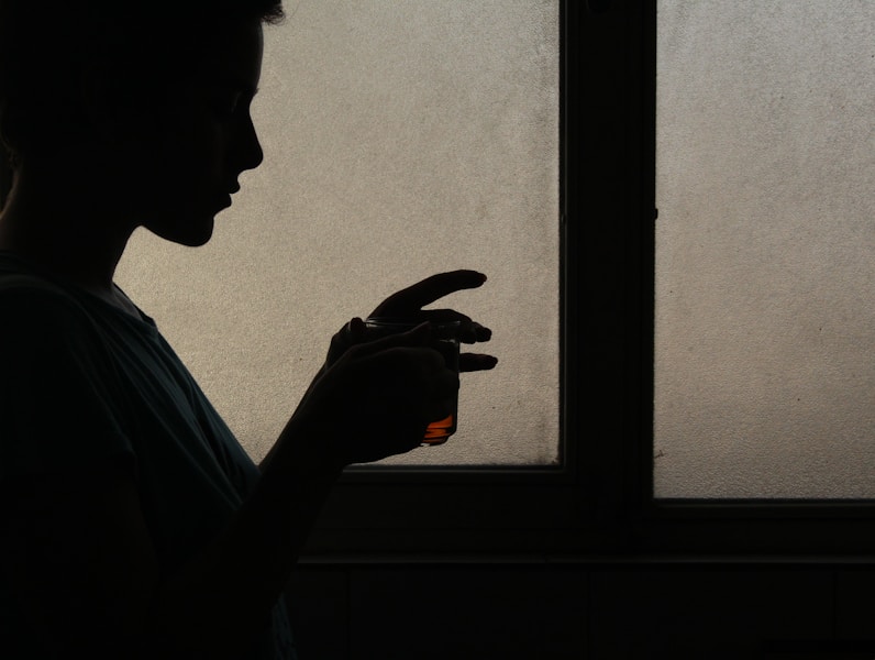 Istraživanje otkriva: Žene sa silikonskim grudima tri puta češće sklonije samoubistvu i zloupotrebi alkohola i droga