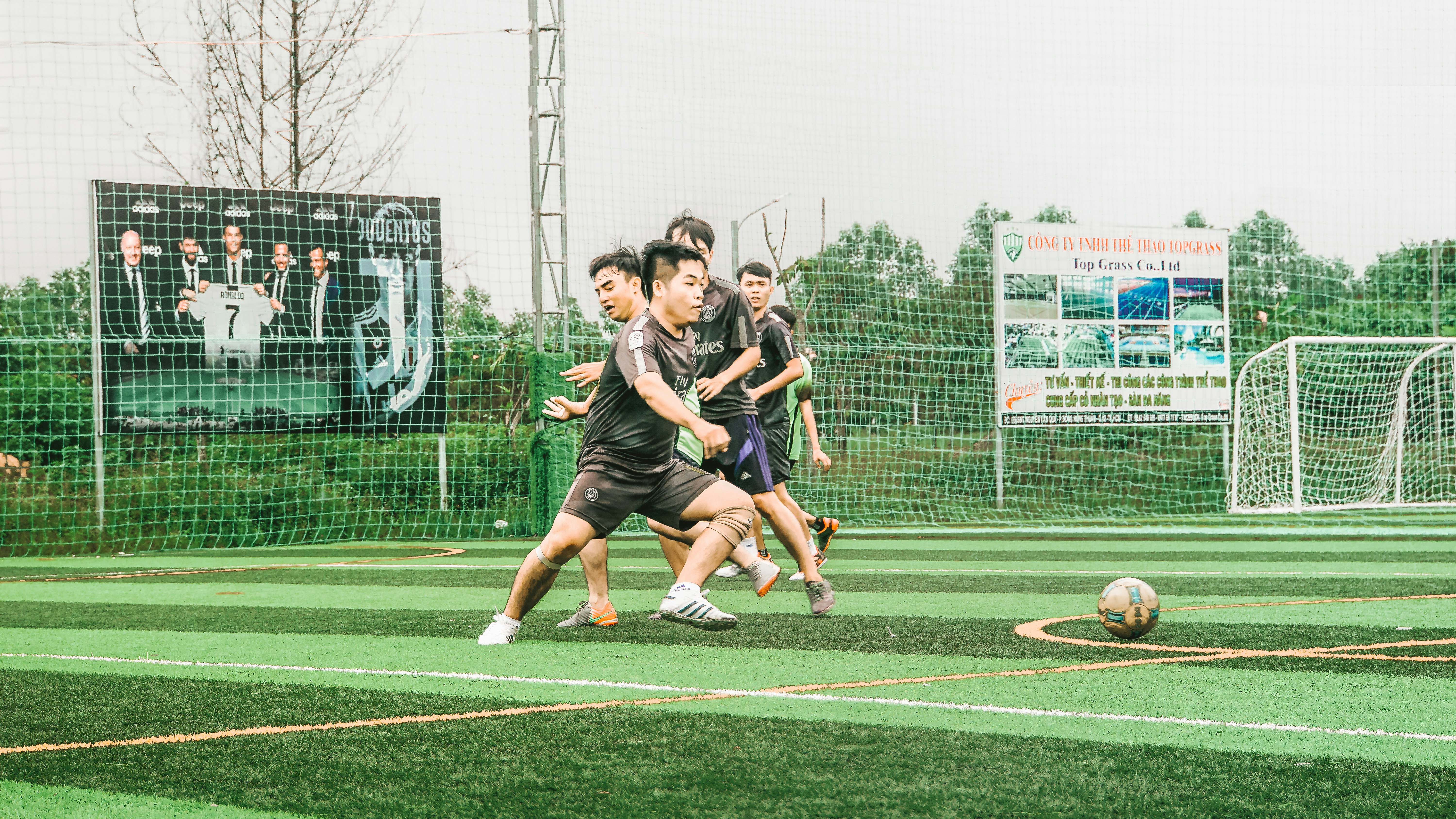 team practicing soccer