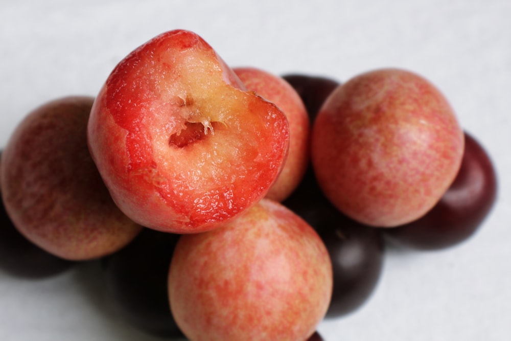 frutas vermelhas redondas