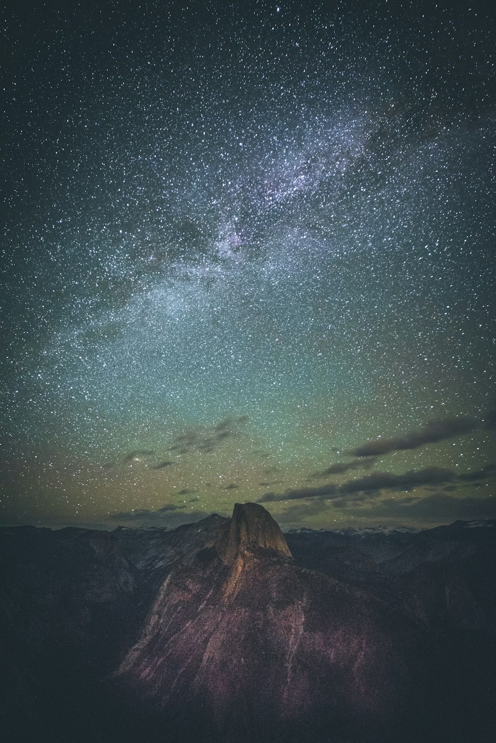 cumbre durante la noche