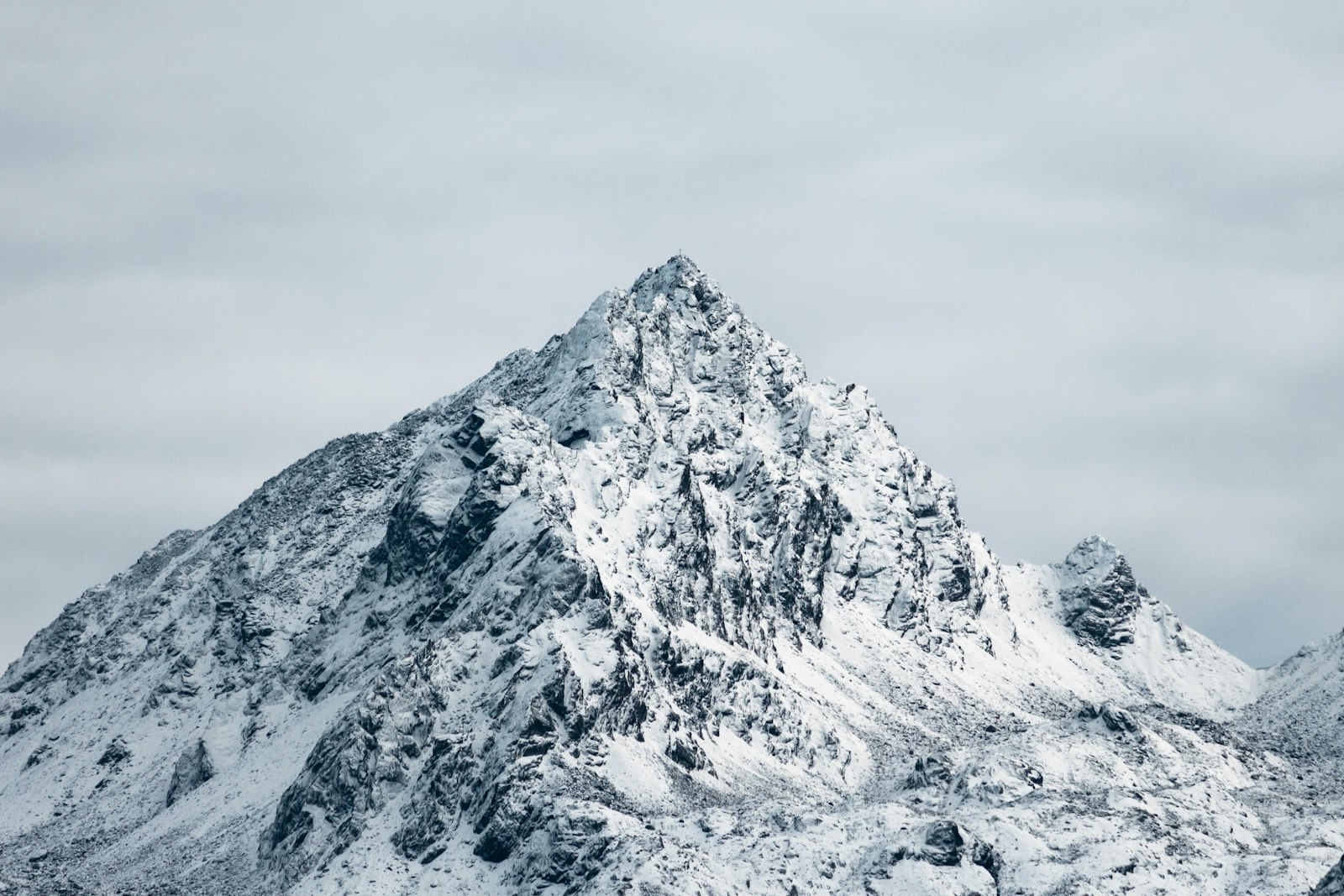 Canon EF-S 55-250mm F4-5.6 IS STM sample photo. Mountain covered with snows photography