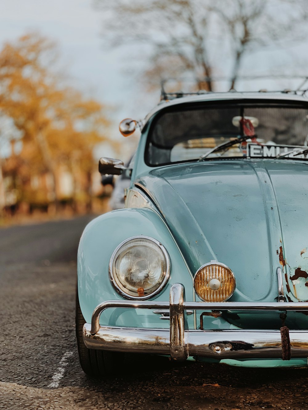 gray Volkswagen Beetle