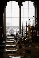 table arrangement inside room