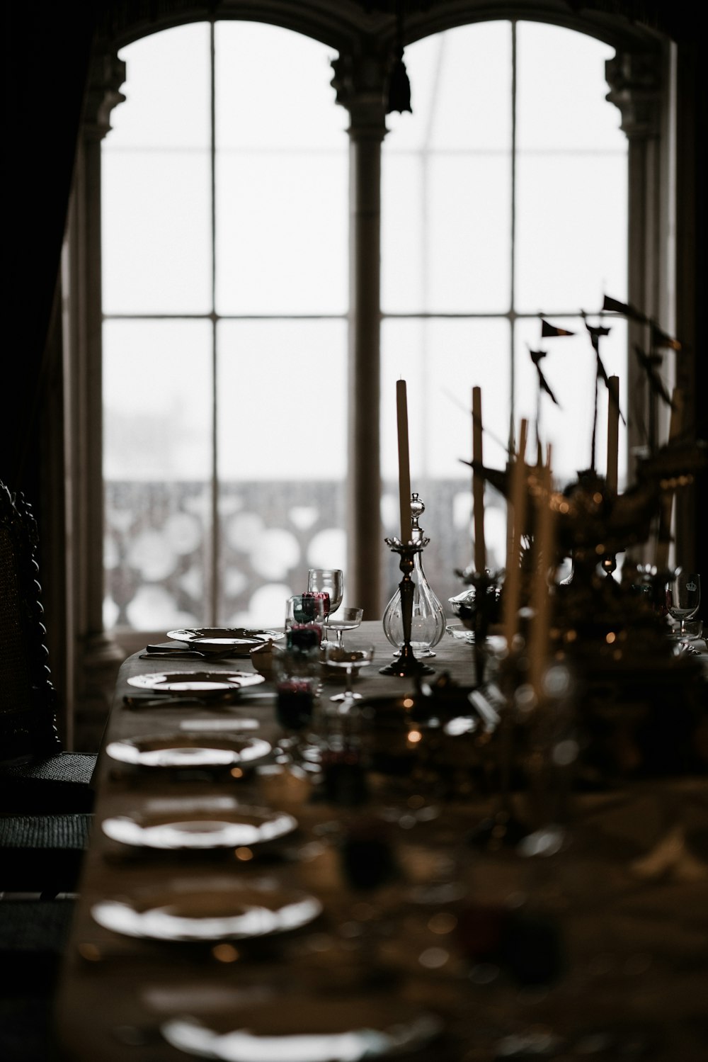 table arrangement inside room