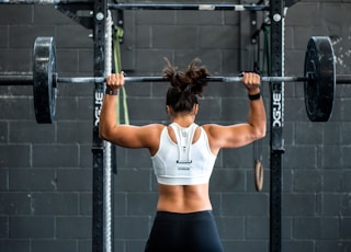 woman doing weight lifting