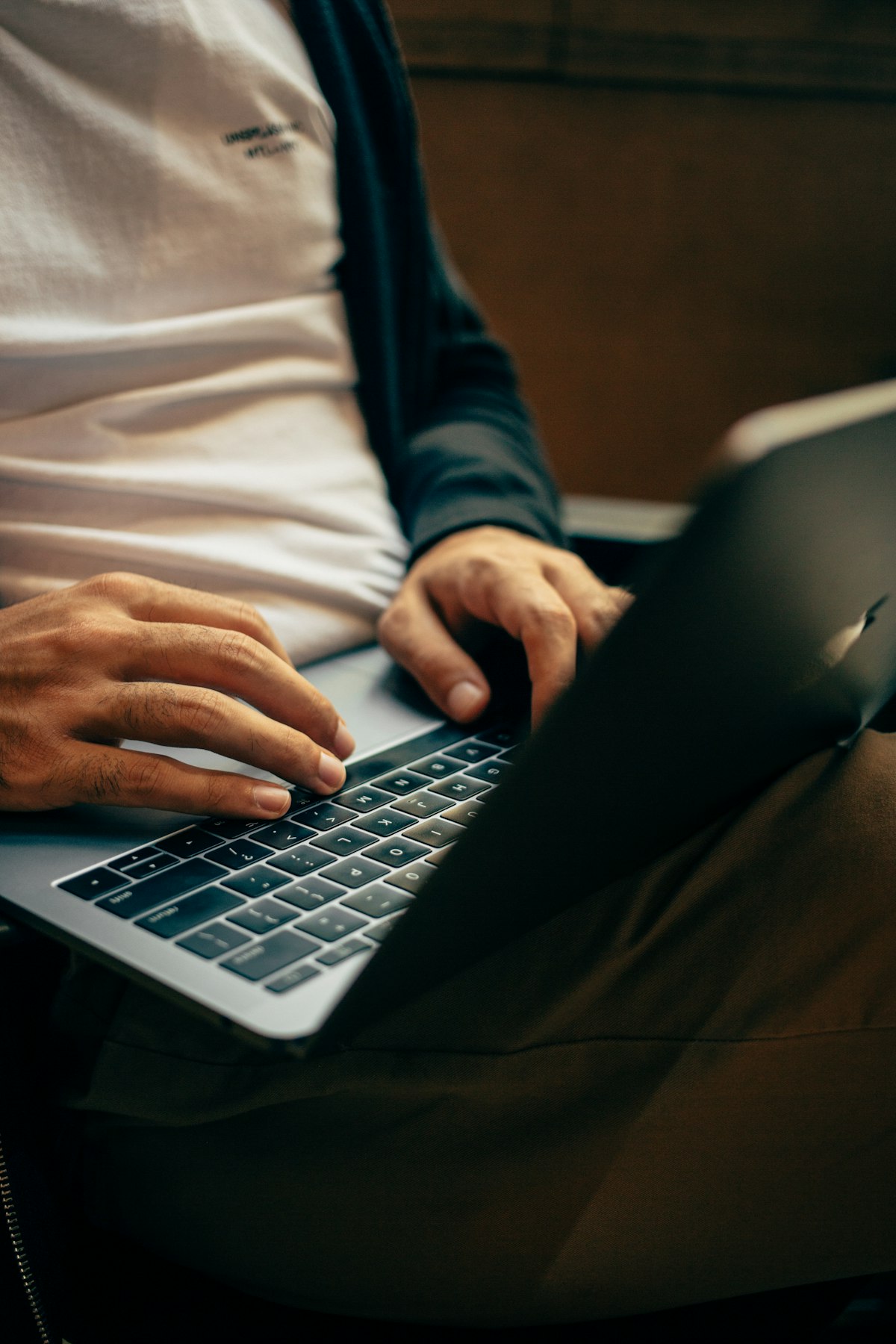 Perplexity vs ChatGPT for research compared on a laptop screen