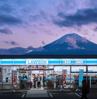 Lawson cafe with mountain at distance photograph