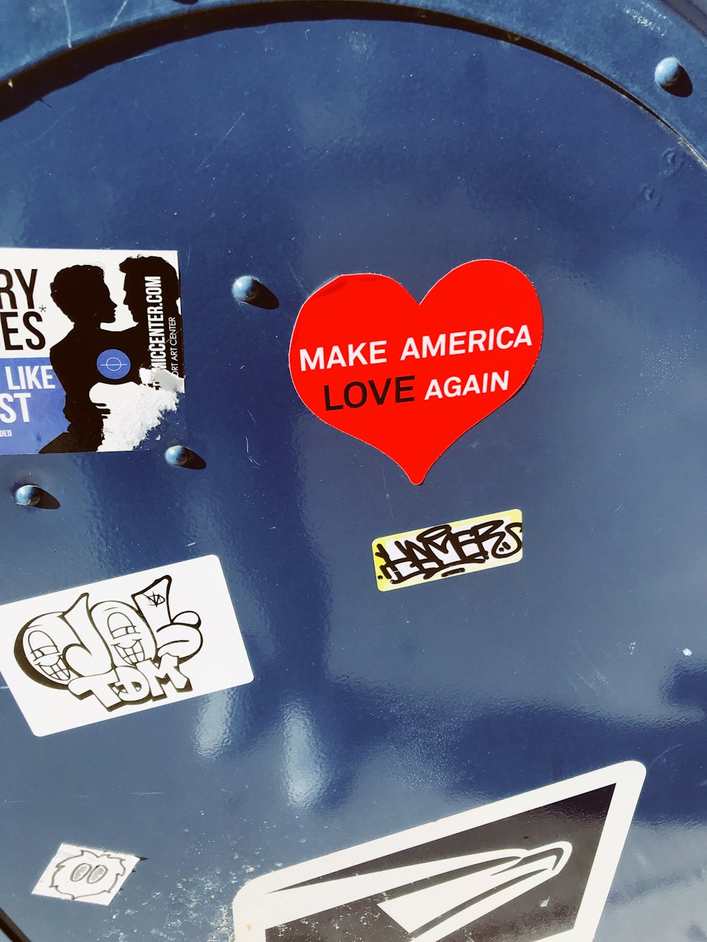 Make America Love Again Herzaufkleber