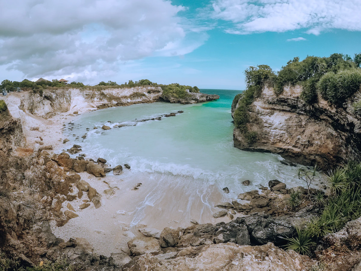Calm northern coastal waters and morning wild spinner dolphin pods at Lovina