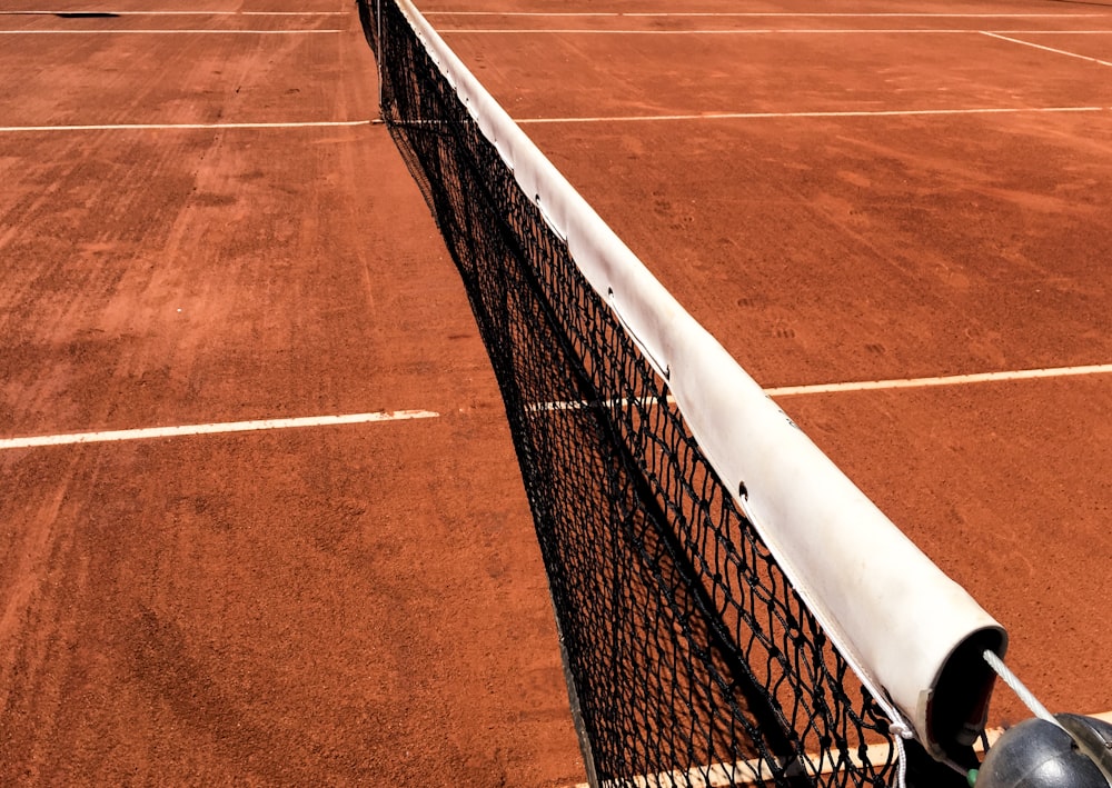 Red de tenis en blanco y negro