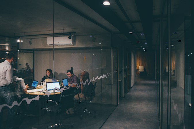 3. U.S. AI Startups Raise at Scale: Where Opportunity Still Exists