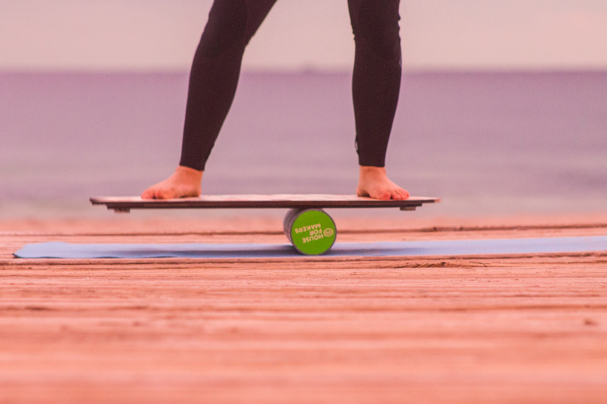 Using a balanceboard as training before surfing