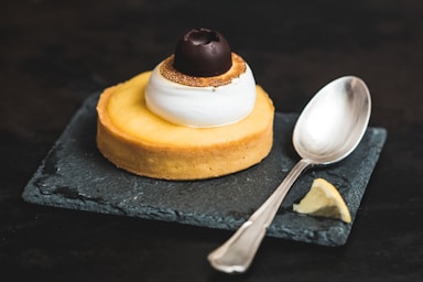 food photography,how to photograph pastry with cream and spoon