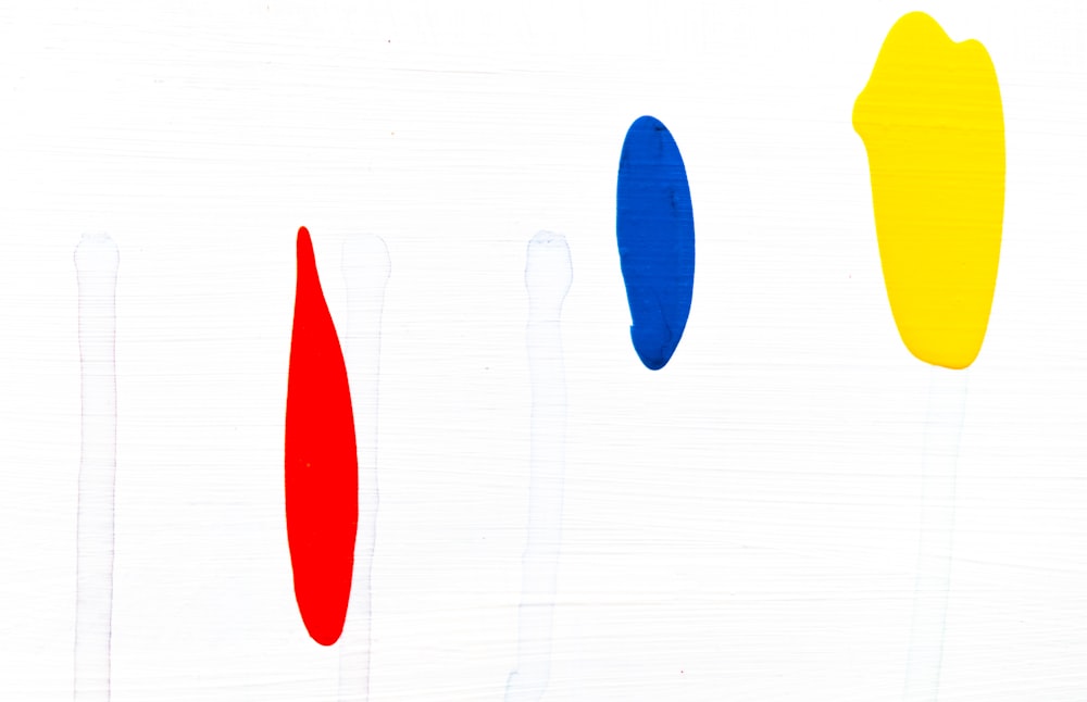 Peinture rouge, bleue et jaune graphique