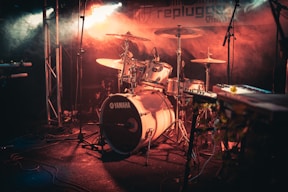 white Yamaha drum set