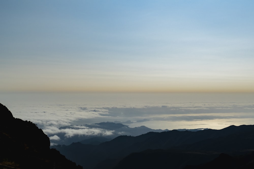 Nubes blancas en foto aérea