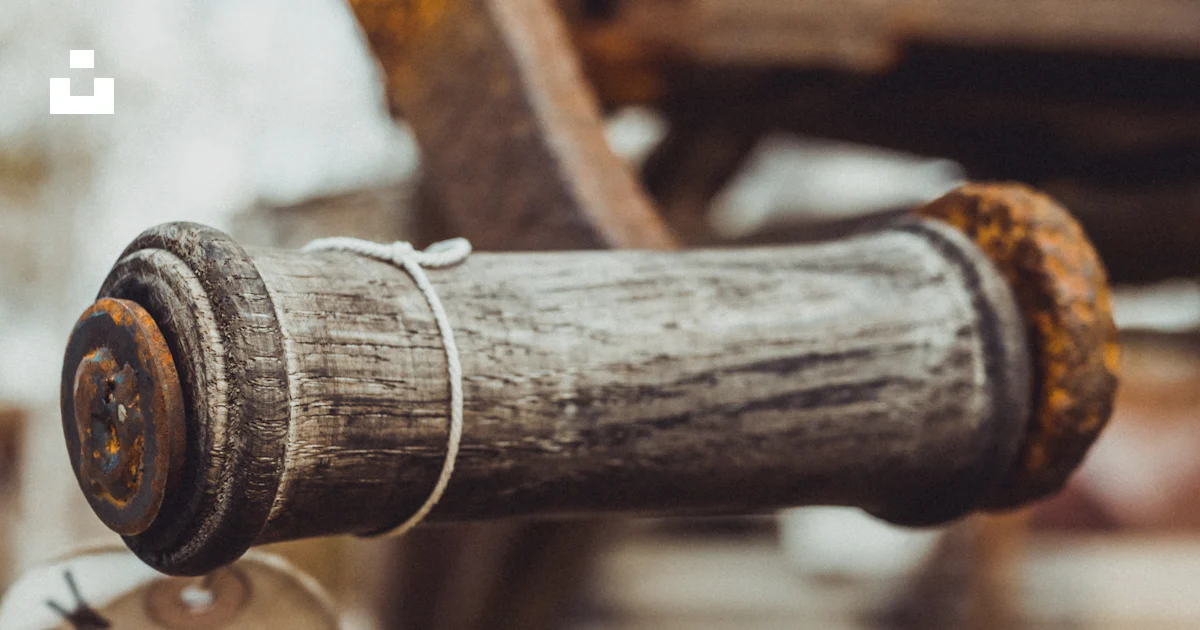 Rust Handles Brown wooden handle photo – Free Rust Image on Unsplash