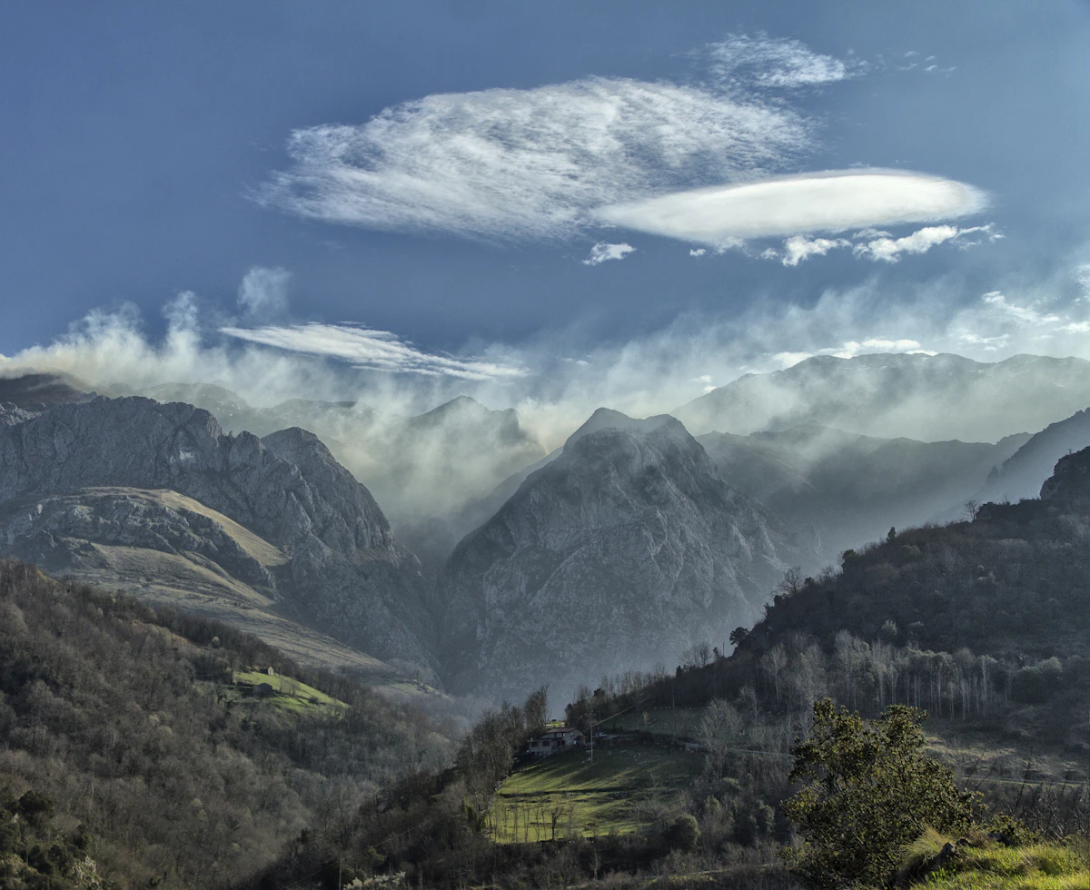 Pyrenean peaks under a blue sky near La Molina
