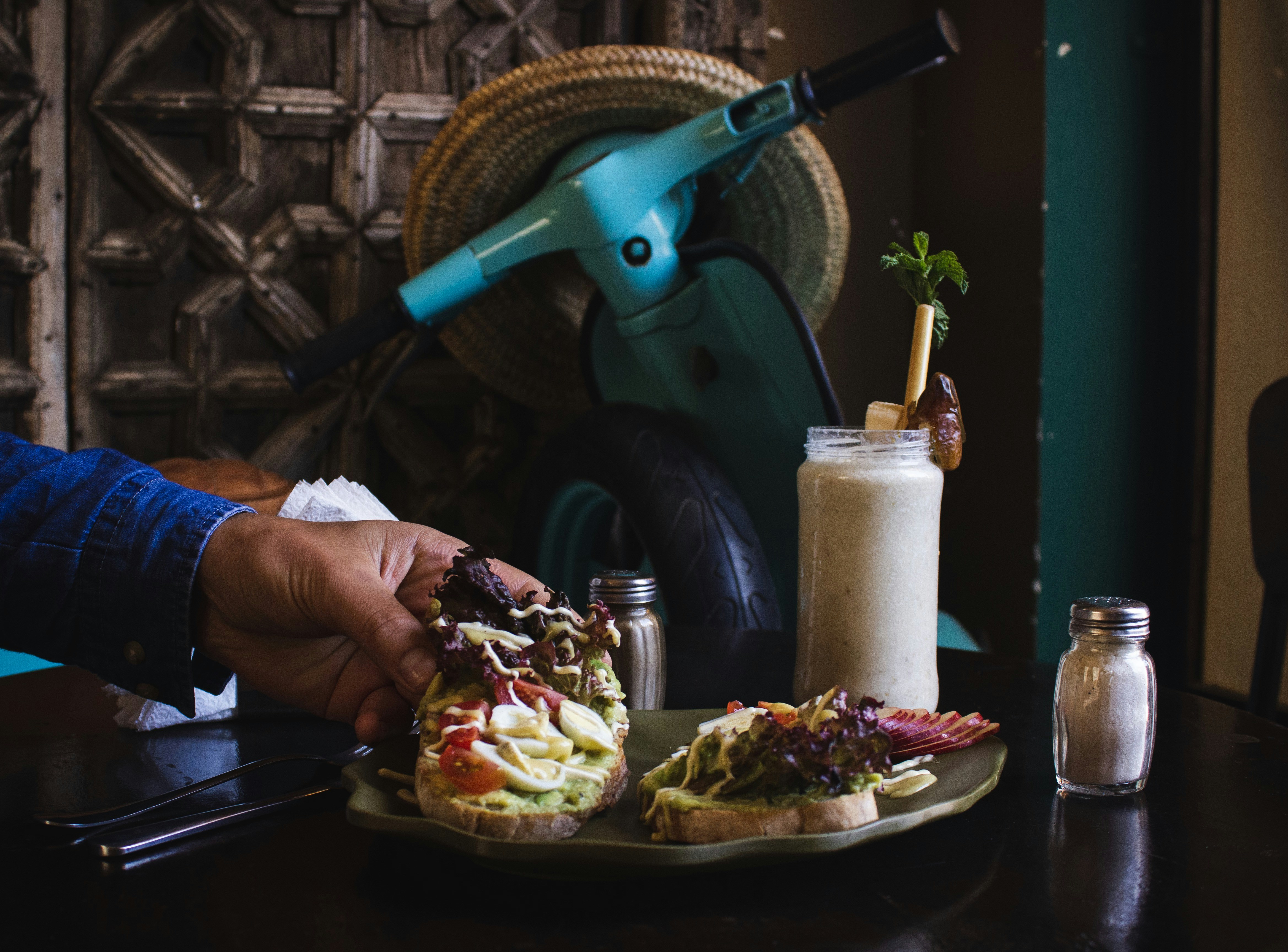 Ultimate Solo Foodie Guide: How to Find Delicious Local Eats Abroad
