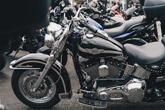 black cruiser motorcycle close-up photography