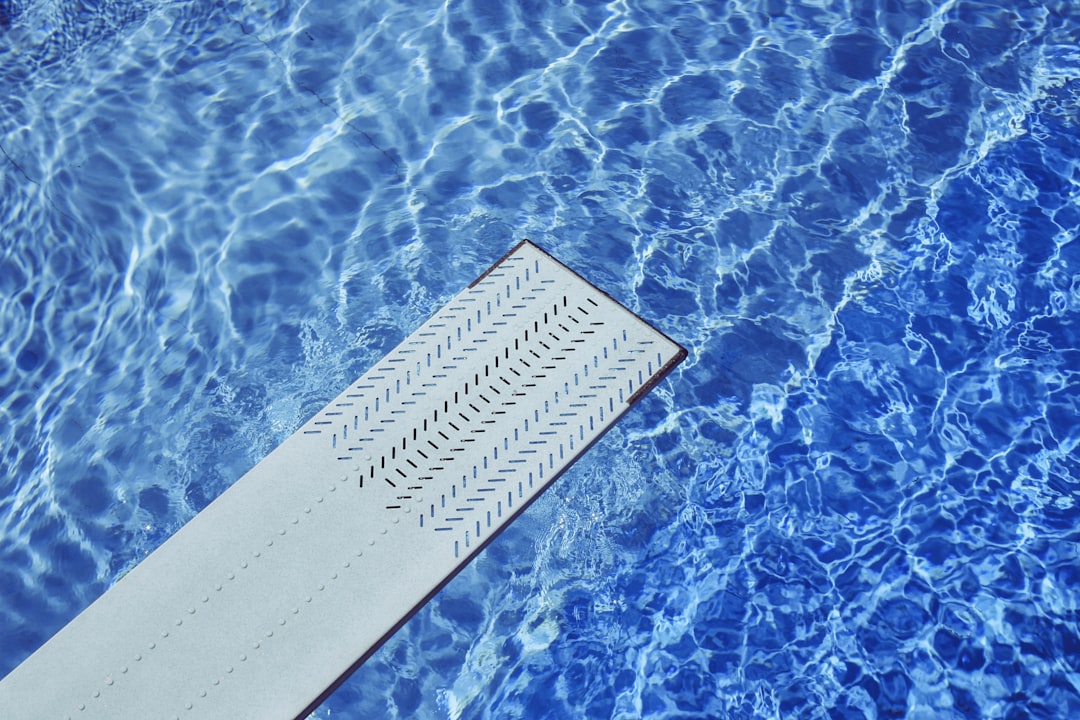 gray diving board, Diving board swimming pool