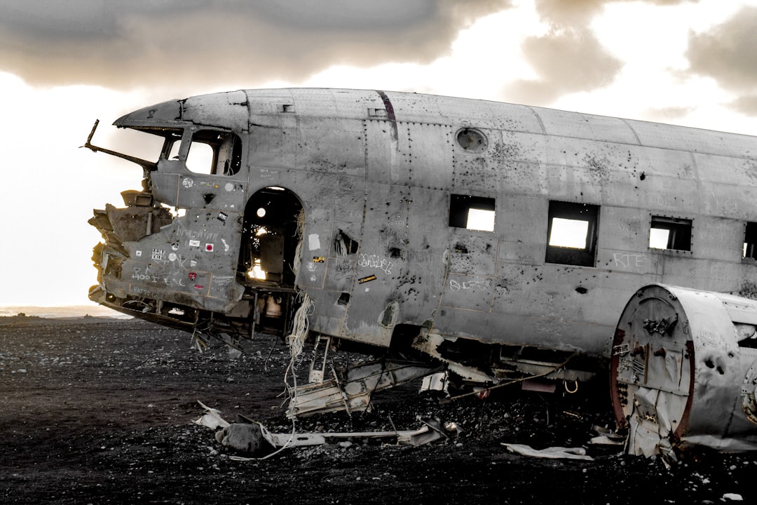 gray airplane digital wallpaper,