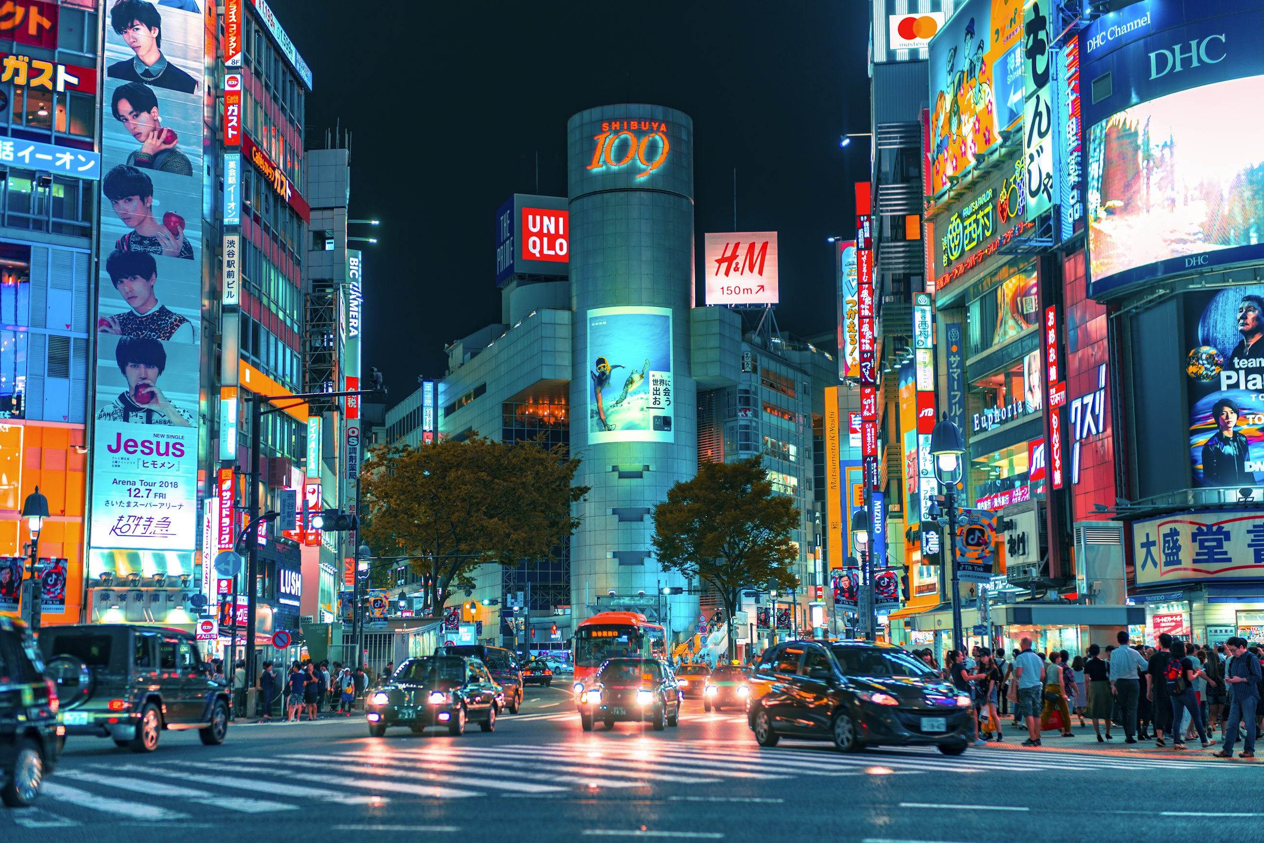 Japan: Neon & Tradition