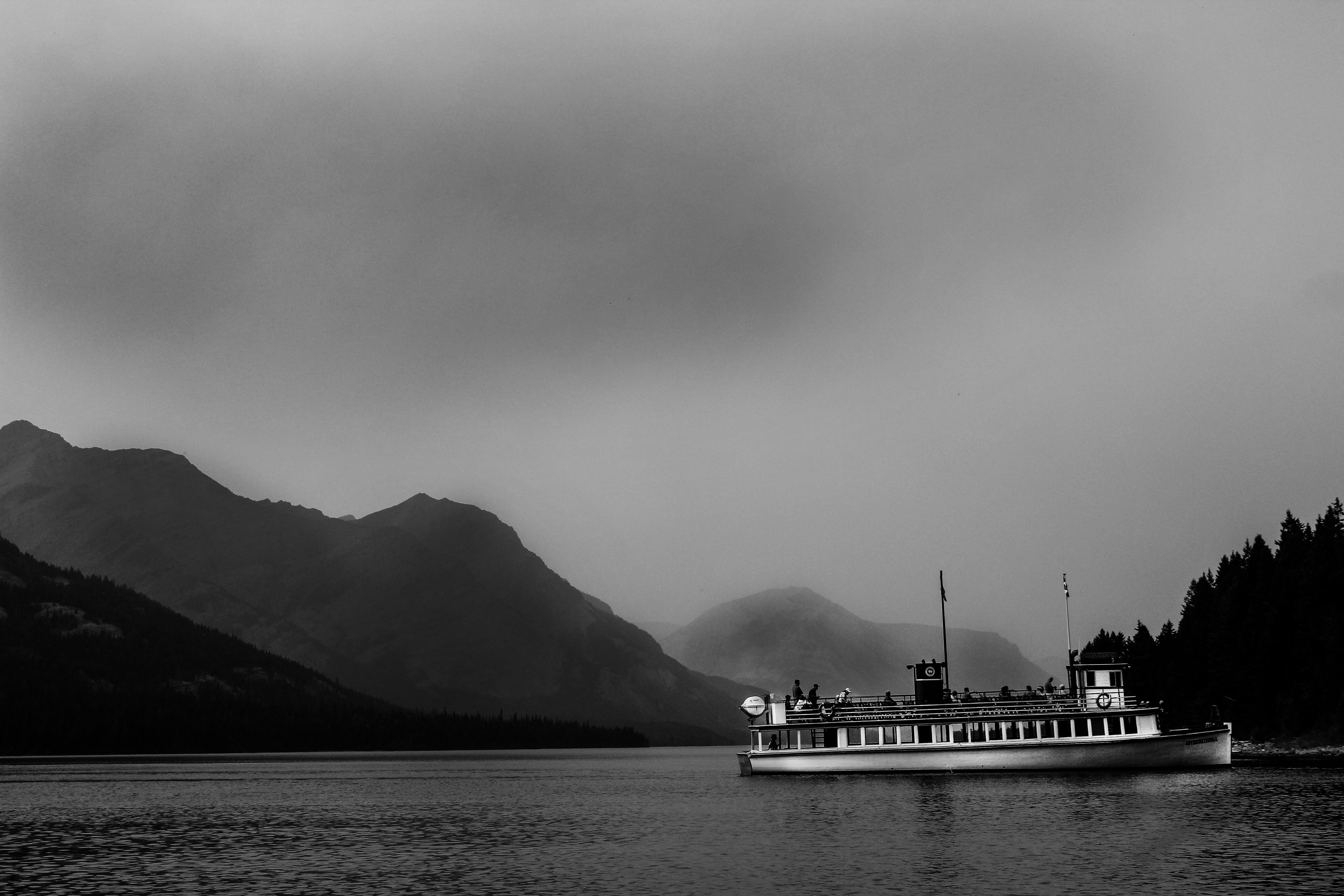 Photo by haydenwhuntley