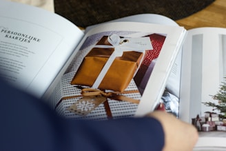 gift box graphic book