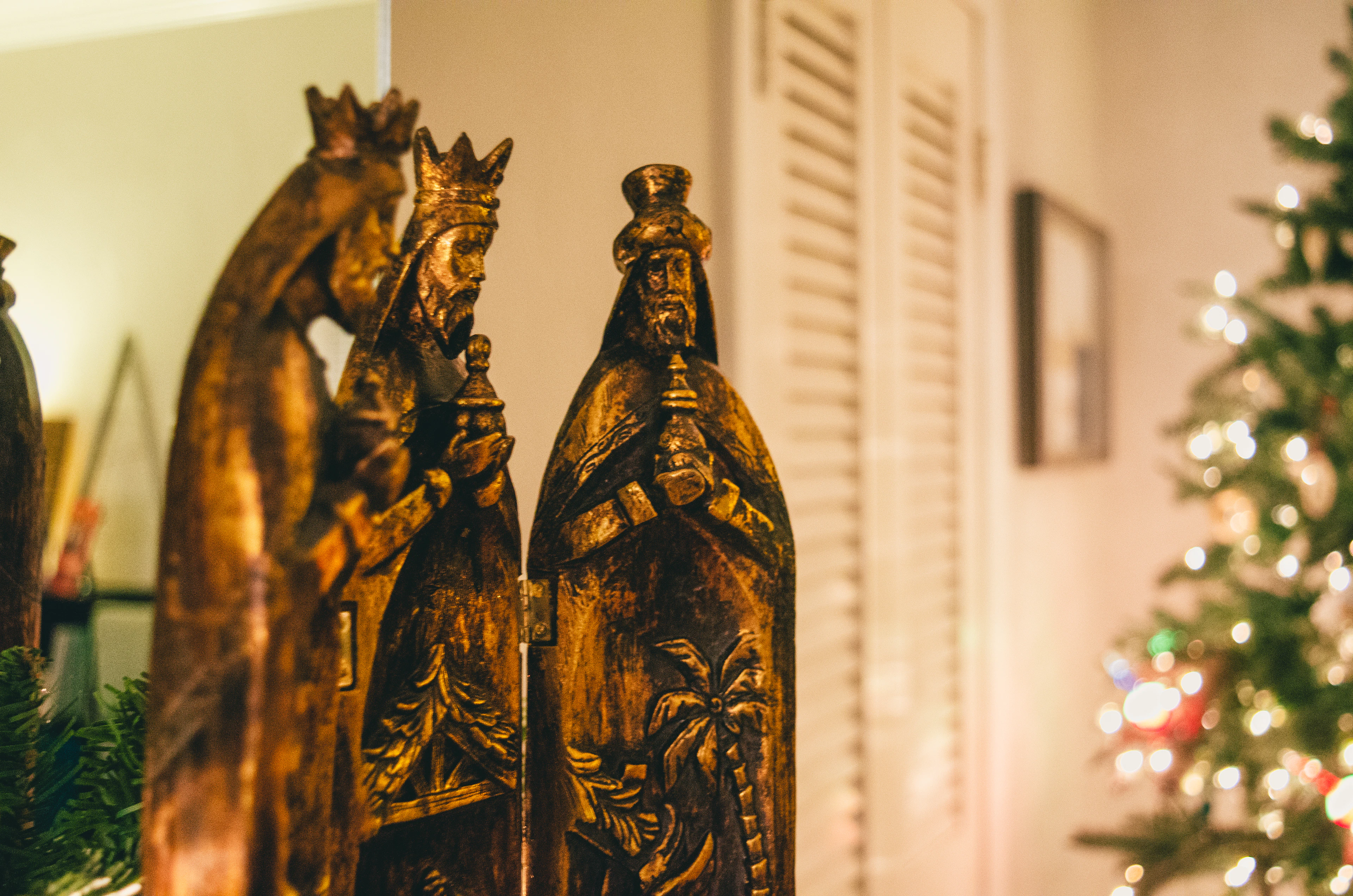 Reyes Magos de resina bronce