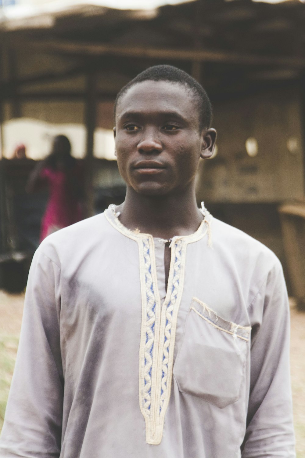 man wearing grey shirt during daytime