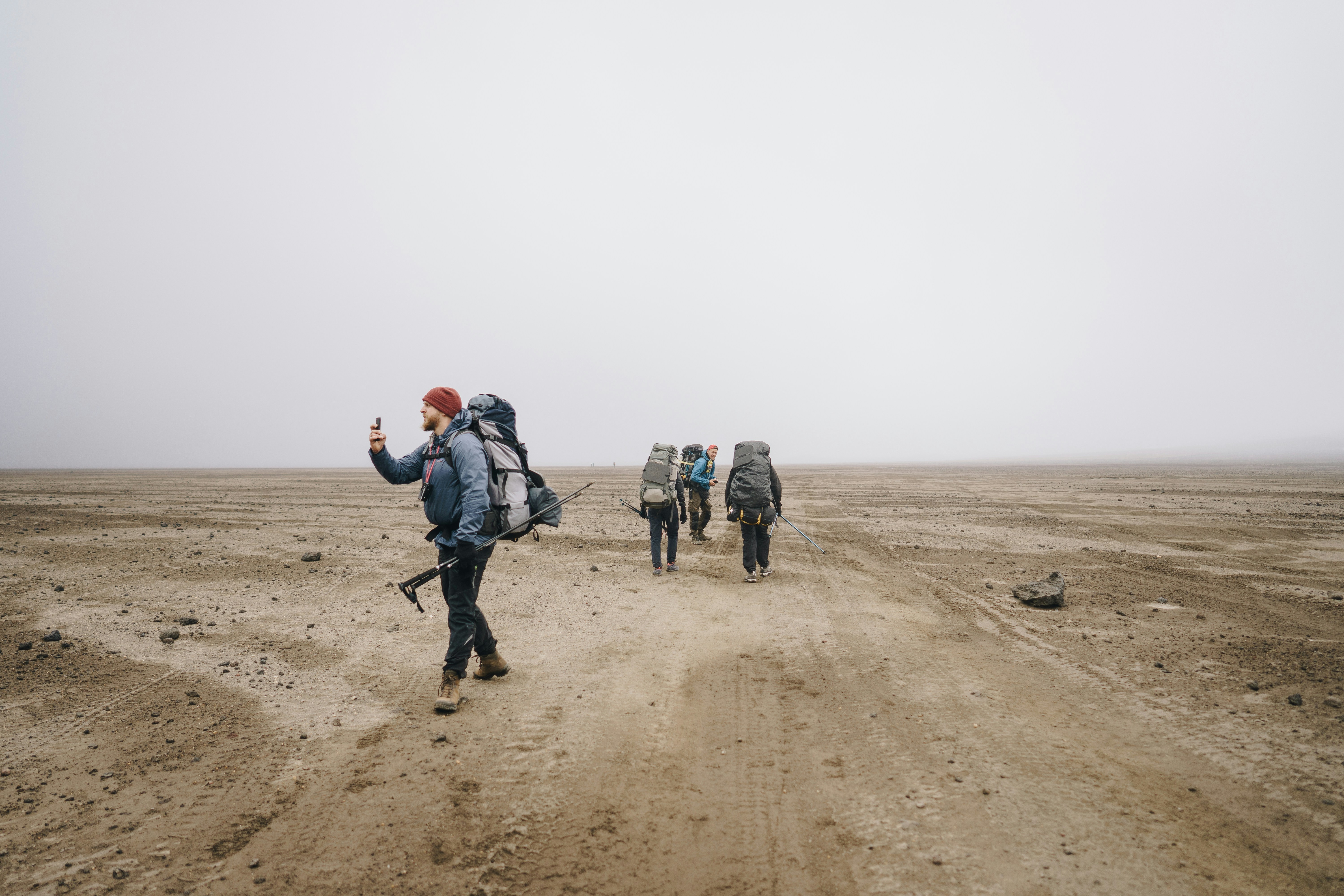 People Searching Pictures | Download Free Images on Unsplash