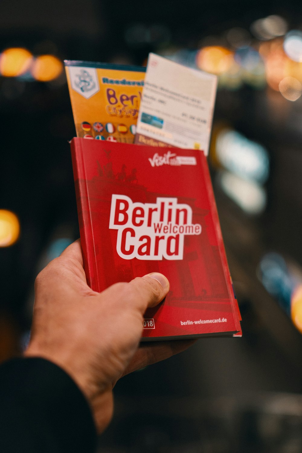 red and white Berlin Card