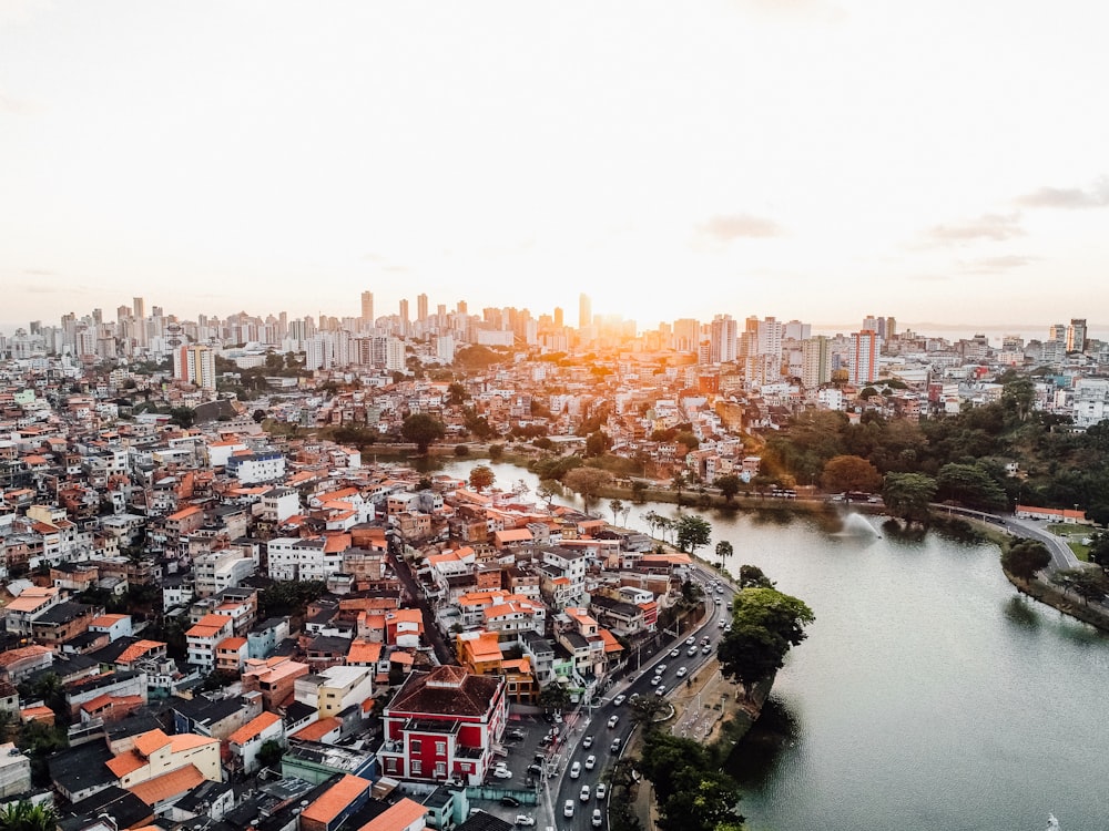 Foto de gran angular del paisaje urbano