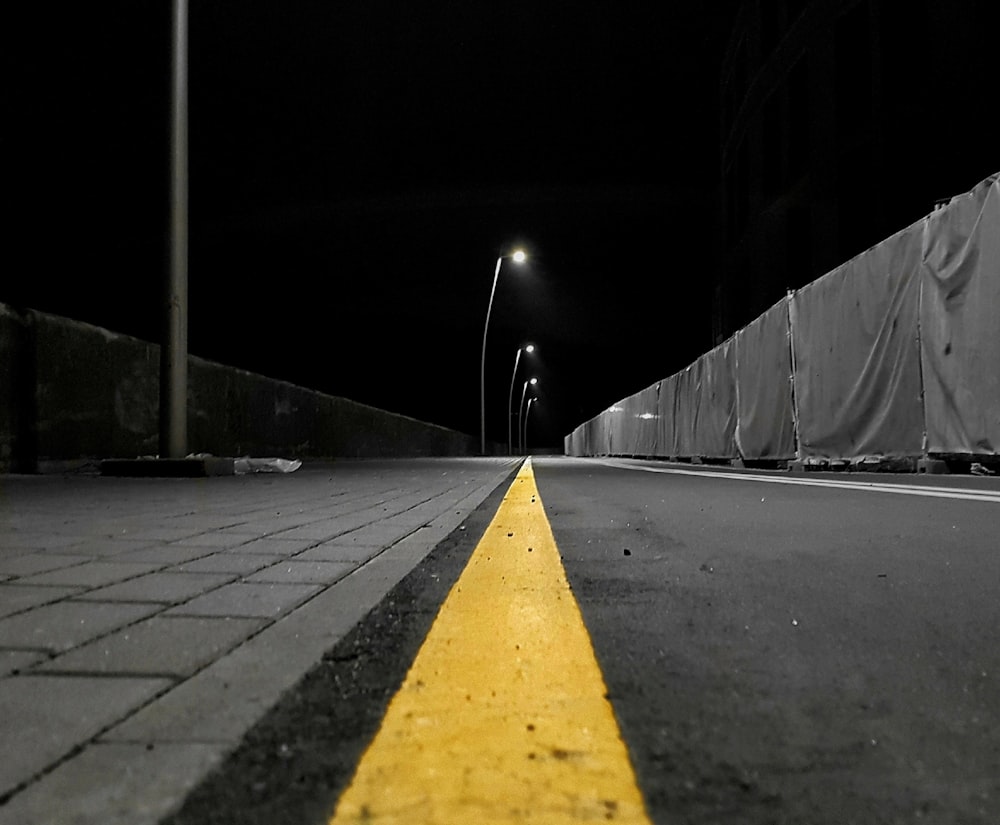 yellow road line