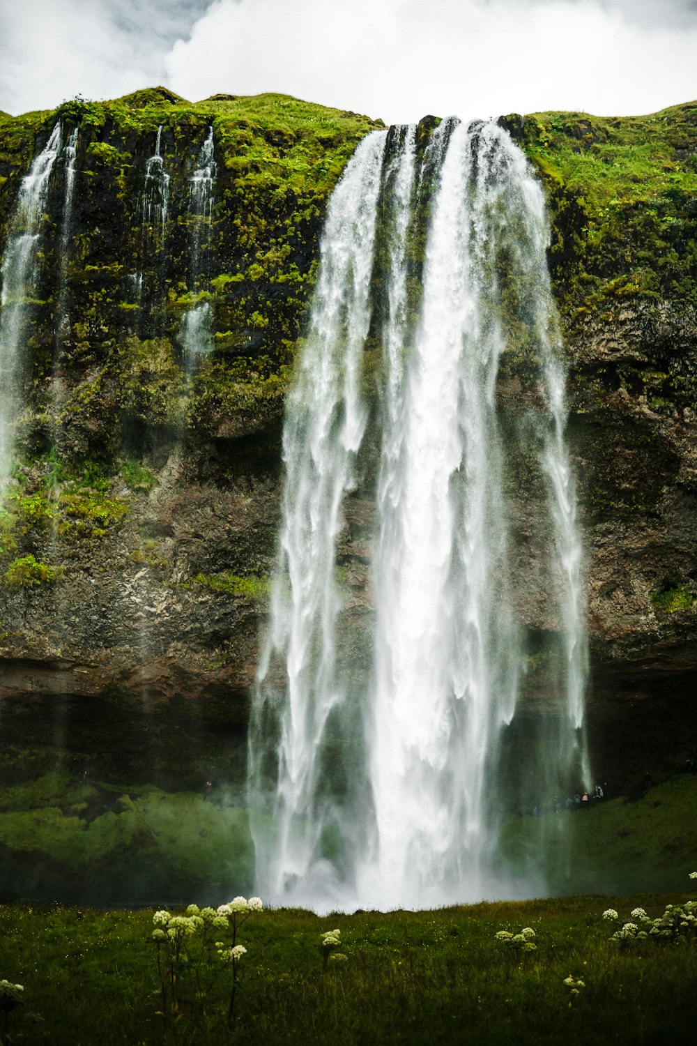 waterfalls during day