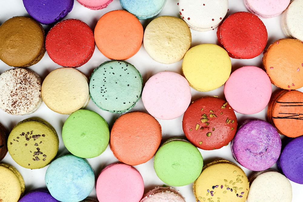 assorted-color macaroons