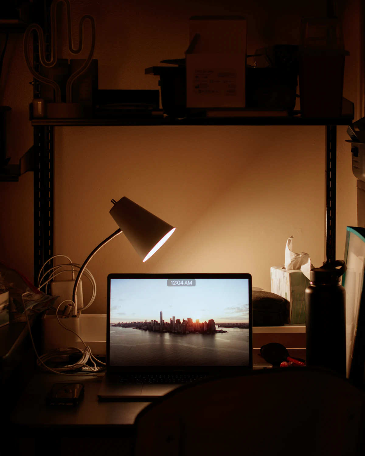 책상 및 수납공간