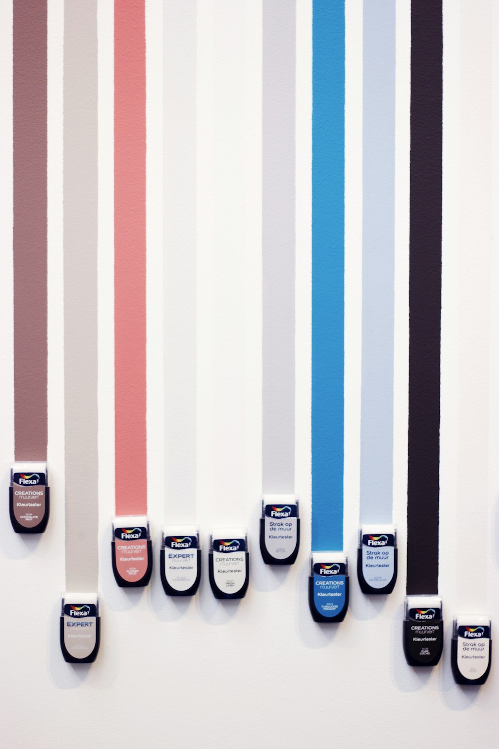 Dispositivos electrónicos de colores variados
