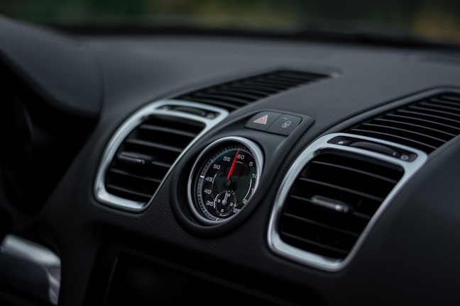 silver and black car air vent