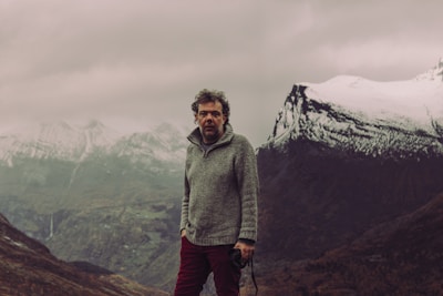 An outdoor shot of David Munderloh enjoying nature, reflecting his Swiss-American heritage.