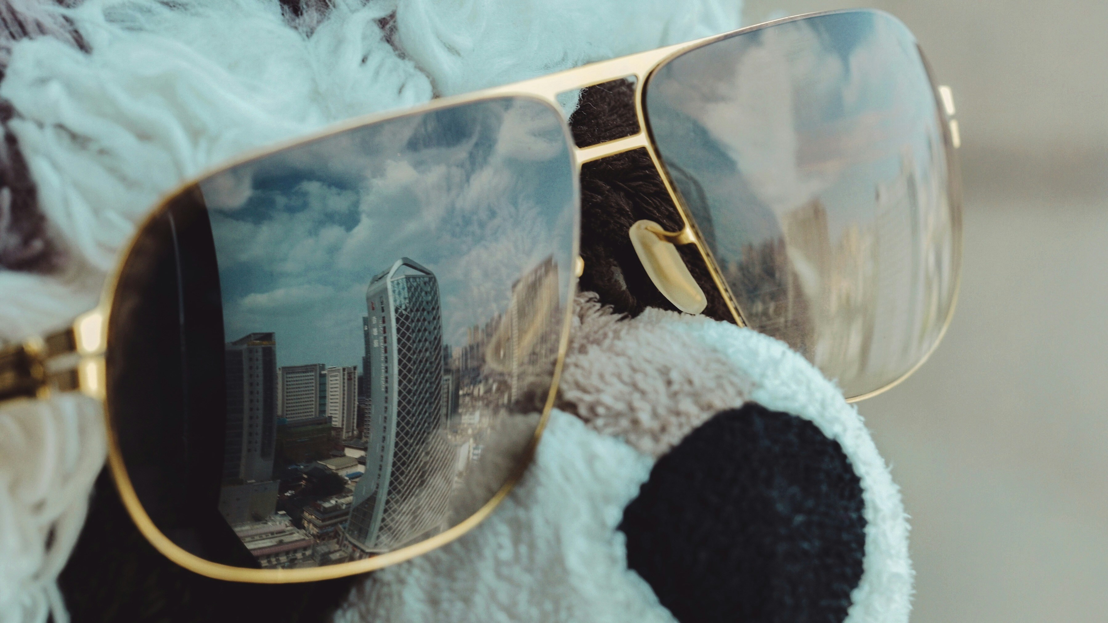 Aviator sunglasses product thumbnail