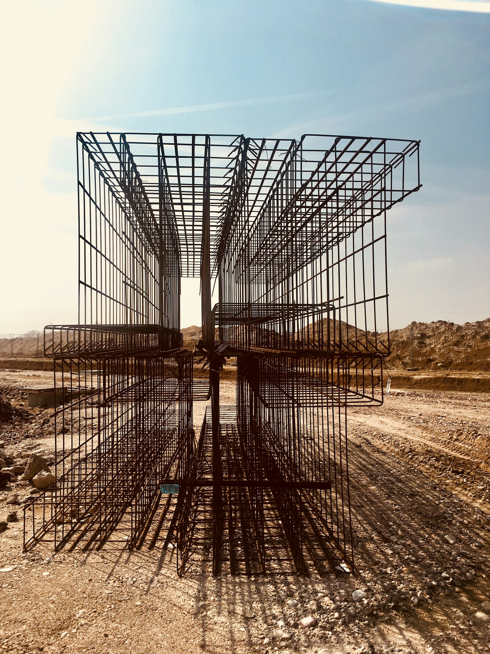 gray computer monitor