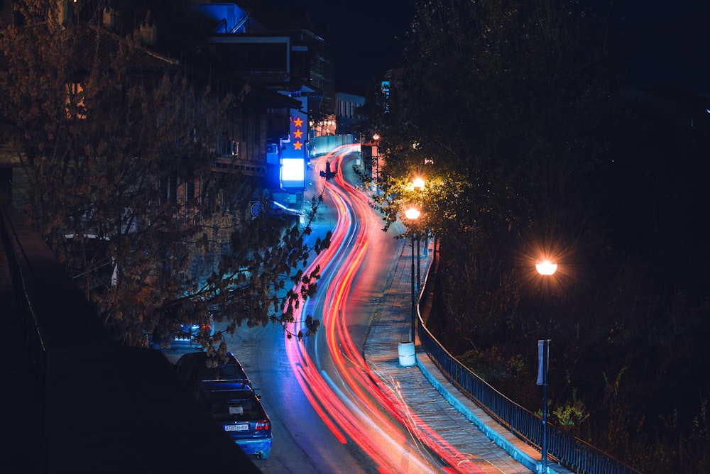 道路上の車のタイムラプス撮影