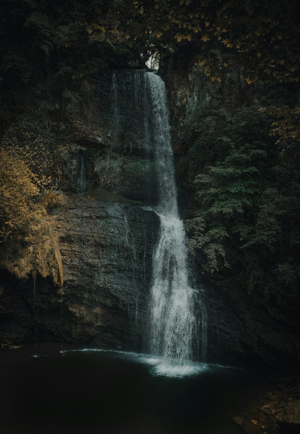 waterfalls at daytime